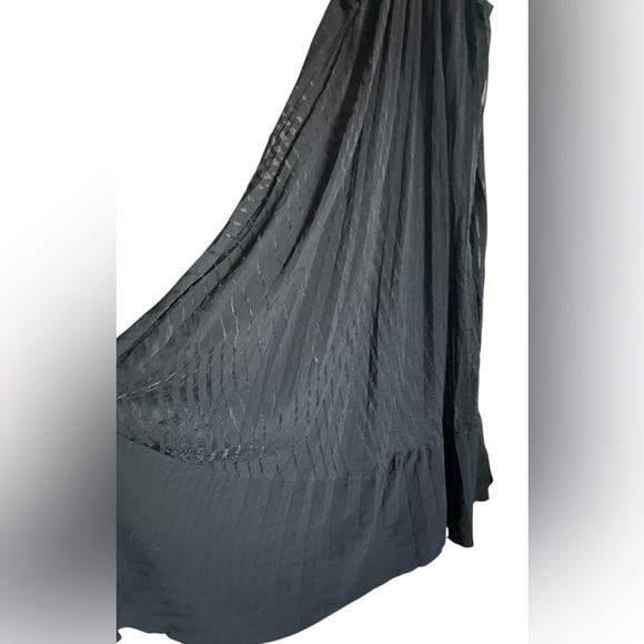 CLUB MONACO Burnout Pleated Maxi Dress Black Size 8 - Picture 9 of 13